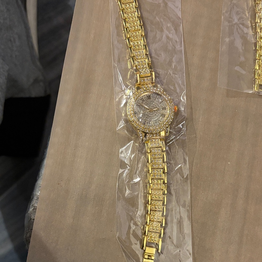 Luxurious Gold Women's Watch with Crystal Detailing